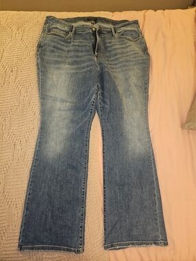 Judy Blue Light Wash Flare Bootcut  Jeans